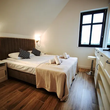 Pustelnia Z Plaza Nad Jeziorem * Szymonka